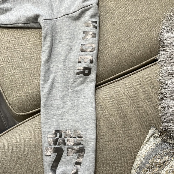 Star Wars Cropped Sweatshirt Juniors Sm NWOT - Picture 3 of 6